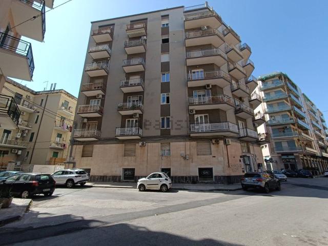 Appartamento in vendita di 136 m² in Via Monsignore Giacomo Carabelli, 15