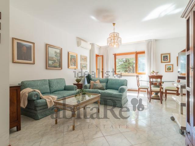 Appartamento in vendita di 136 m² in Via Monte Cervino