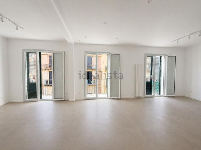 Appartamento in vendita di 136 m² in Via Mariano Stabile