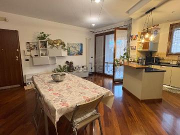 Appartamento in vendita di 136 m² in Via Statale, 31