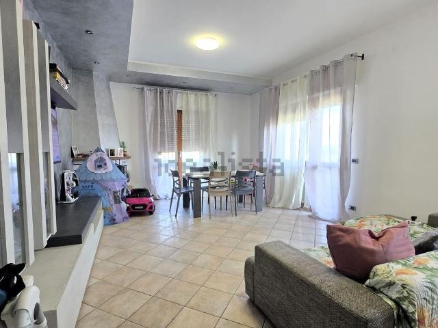 Appartamento in vendita di 136 m² in Via Suor Maria Rita Nerone, 8