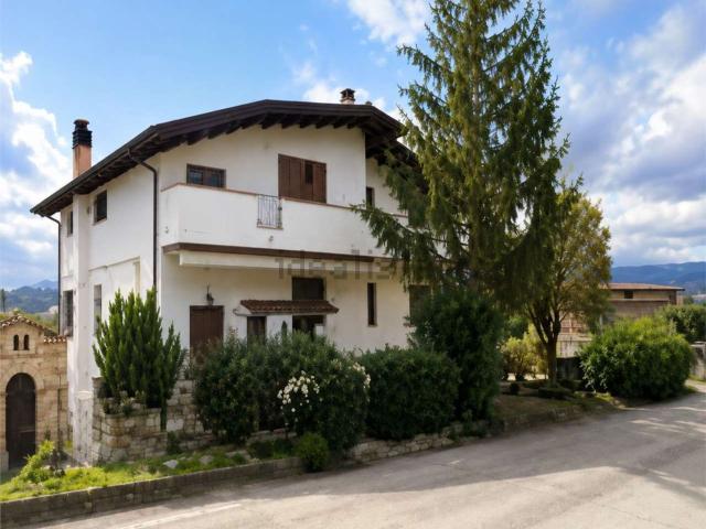 Appartamento in vendita di 136 m² in Via Piane, 181