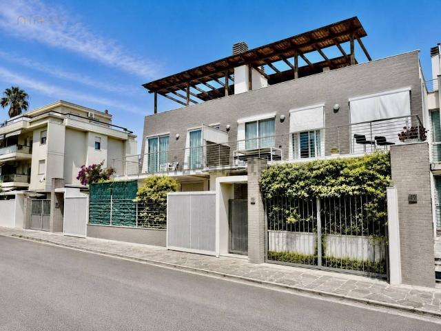 Appartamento in vendita di 136 m² in Via Procida, 15