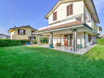 Appartamento in vendita di 136 m² in Via Rovelli, 33