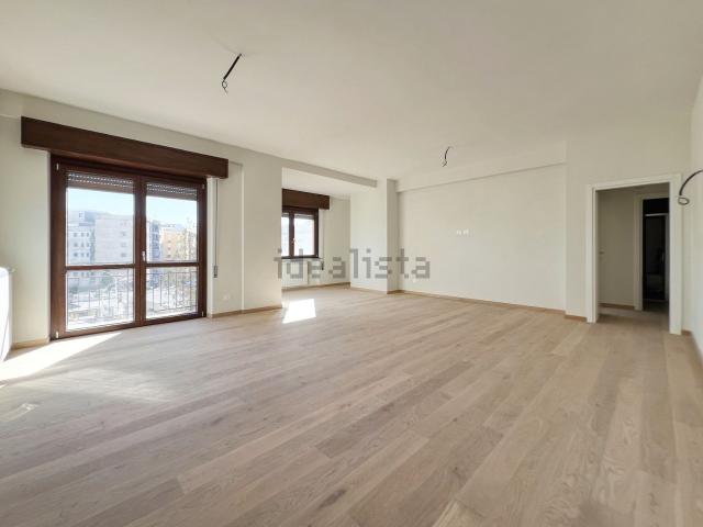 Appartamento in vendita di 136 m² in Via Raffaele Teti, 1