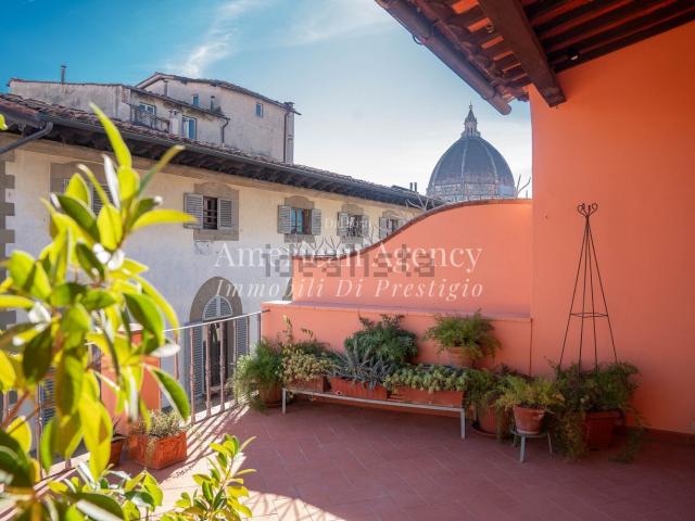 Appartamento in vendita di 136 m² in Via Ricasoli, 2