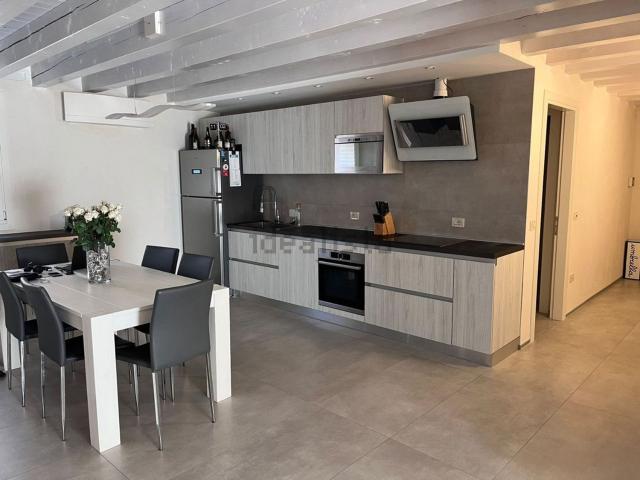 Appartamento in vendita di 136 m² in Via Vicenza