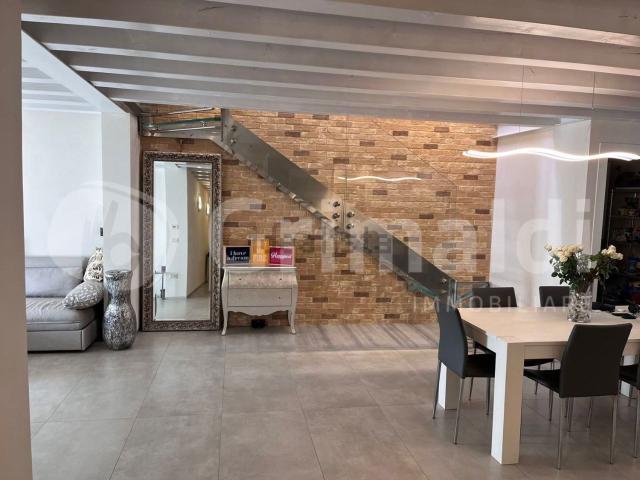 Appartamento in vendita di 136 m² in Via Vicenza