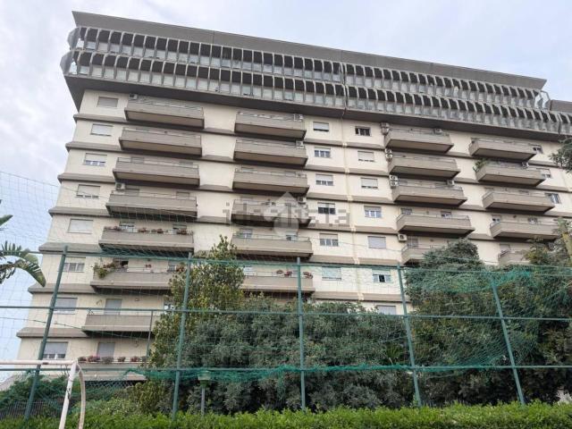 Appartamento in vendita di 136 m² in Viale della Regione Siciliana Nord Ovest, 1325