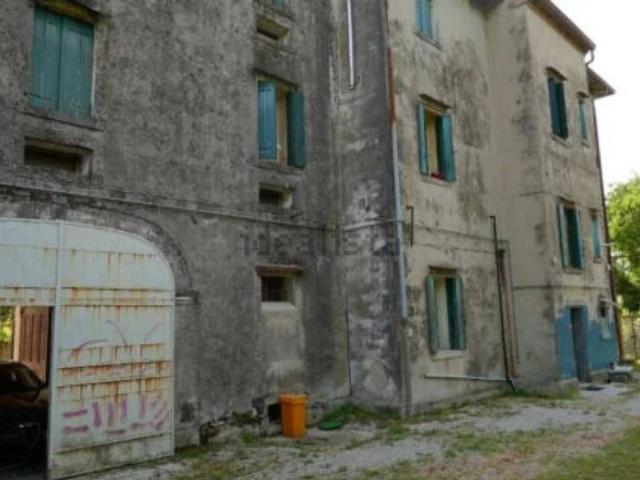 Appartamento in vendita di 136 m² in Viale Michelangelo Grigoletti, 40