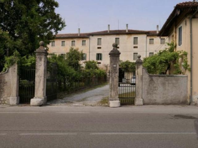 Appartamento in vendita di 136 m² in Viale Michelangelo Grigoletti, 40