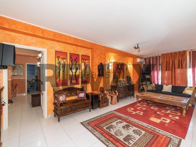 Appartamento in vendita di 136 m² in Viale Nitta, 147