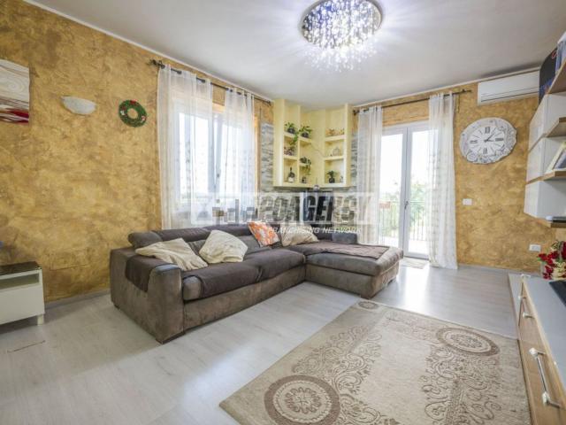 Appartamento in vendita di 136 m² in Contrada Trodica