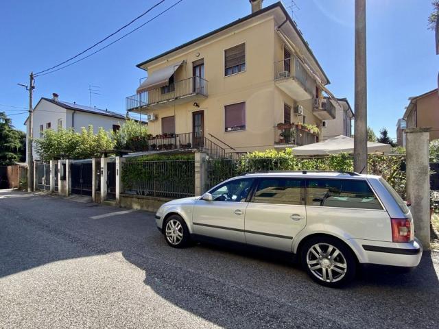 Appartamento in vendita di 137 m² in Via Col del Rosso, 2