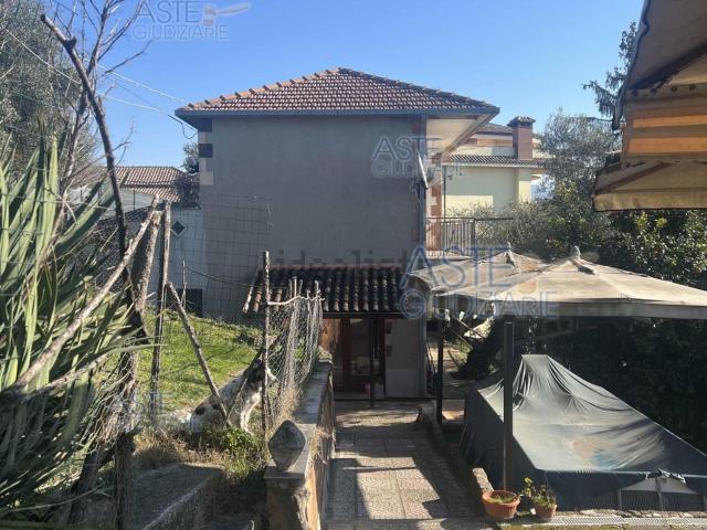Appartamento in vendita di 137 m² in Via Colle Scalone, 10