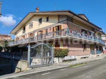Appartamento in vendita di 137 m² in Via Ciriaco Bocchini