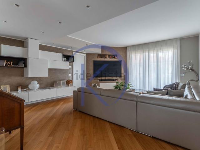 Appartamento in vendita di 137 m² in Via Gioacchino Rossini, 4