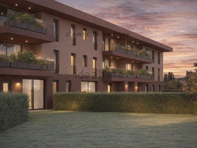 Appartamento in vendita di 137 m² in Via degli Alpini, 17