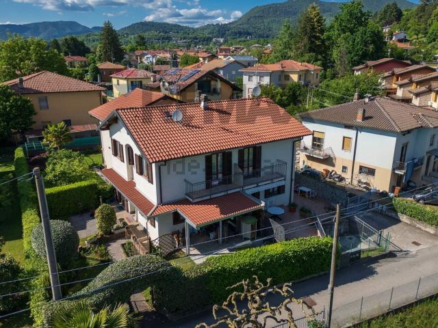Appartamento in vendita di 137 m² in Via dei Mughetti, 13