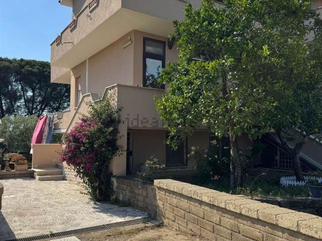 Appartamento in vendita di 137 m² in Via dei Caprioli