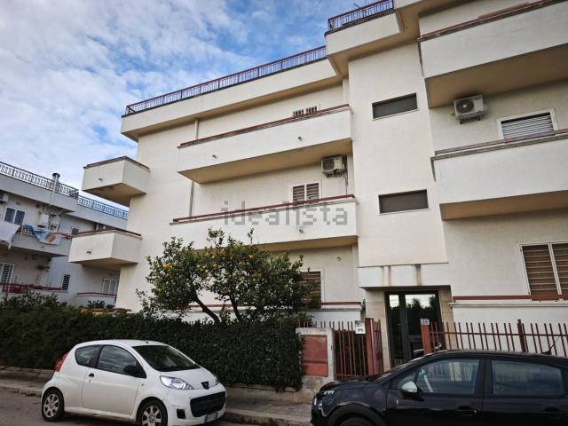 Appartamento in vendita di 137 m² in Via della Costituzione, 35