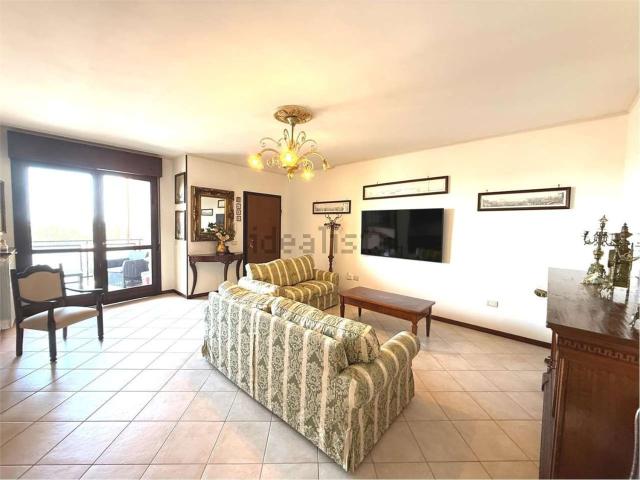 Appartamento in vendita di 137 m² in Via F. D. Roosevelt, 70