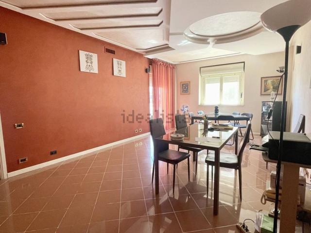 Appartamento in vendita di 137 m² in Via Firenze, 9