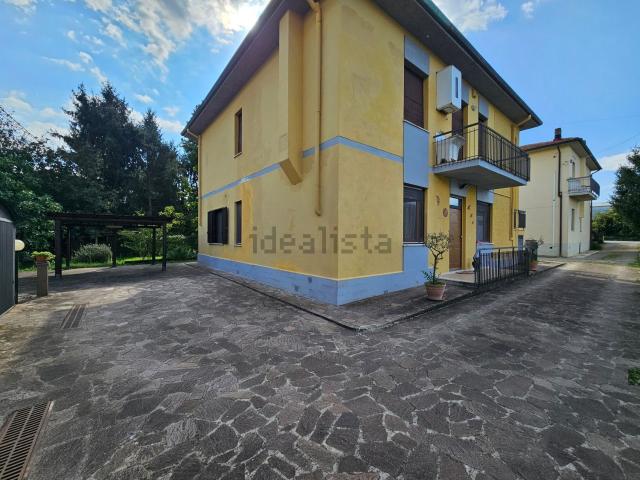 Appartamento in vendita di 137 m² in Via Francesco Petrarca, 199