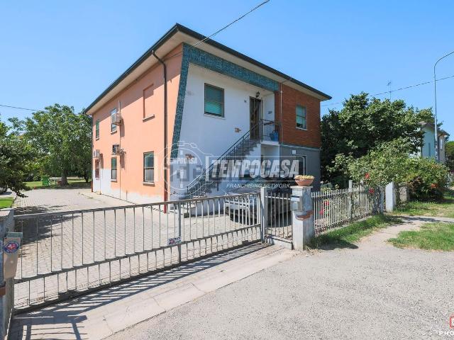Appartamento in vendita di 137 m² in Via Selice, 356
