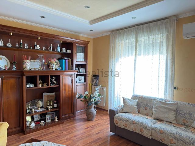 Appartamento in vendita di 137 m² in Via Po
