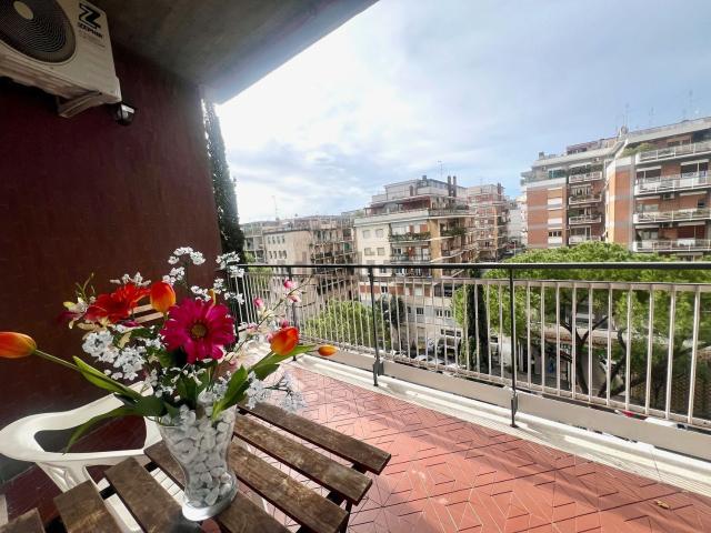 Appartamento in vendita di 137 m² in Via Paola Falconieri, 19
