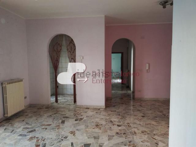 Appartamento in vendita di 137 m² in Via Papa Pio XII