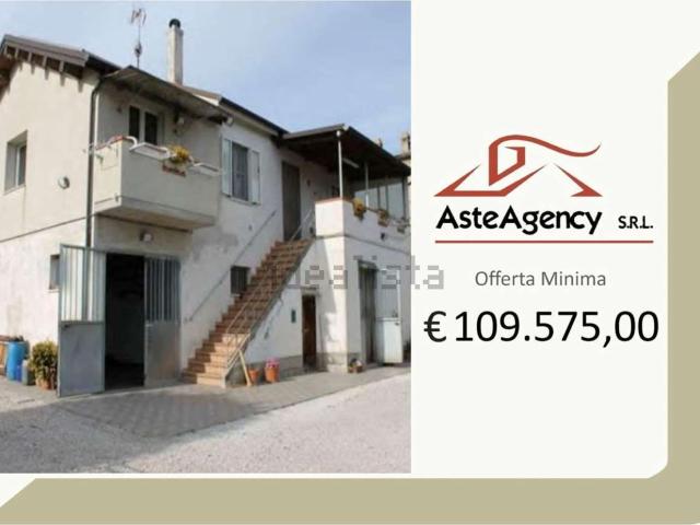 Appartamento in vendita di 137 m² in Via Piemarano, 26