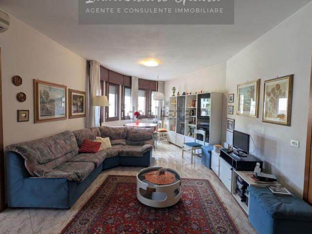 Appartamento in vendita di 137 m² in Via Rosolen A