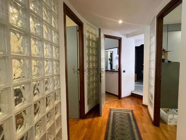 Appartamento in vendita di 137 m² in Via Vittorio Veneto