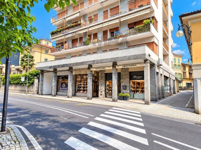 Appartamento in vendita di 137 m² in Viale Giuseppe Azari, 8