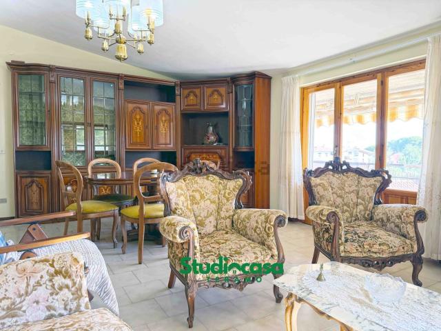 Appartamento in vendita di 137 m² in Borgo Alfonso Martini, 12