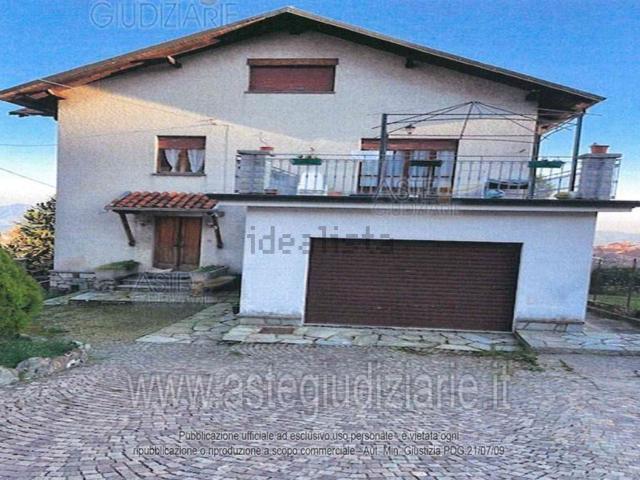 Appartamento in vendita di 137 m² in Frazione Roveglio, 3