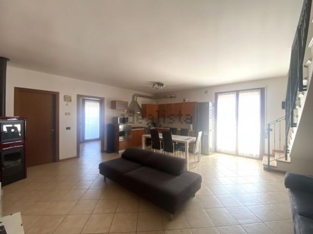 Appartamento in vendita di 137 m² in Piazza Federico Alberti