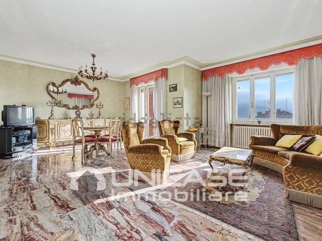 Appartamento in vendita di 137 m² in Piazza Vittorio Veneto, 44