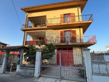 Appartamento in vendita di 138 m² in Via Campo Freddo, 17