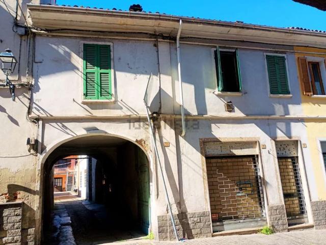 Appartamento in vendita di 138 m² in Via Cesare Cunietti, 33