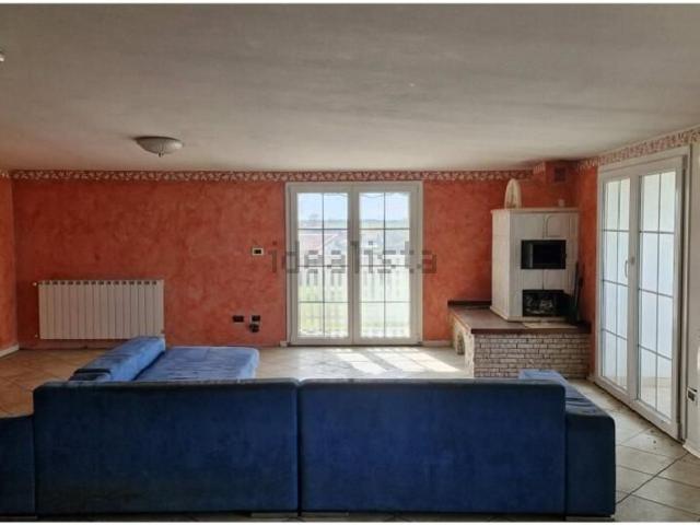 Appartamento in vendita di 138 m² in Via Chiesa