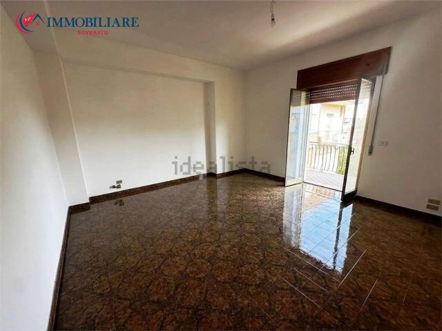 Appartamento in vendita di 138 m² in Via A. Ortona, 4