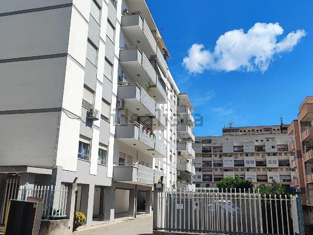 Appartamento in vendita di 138 m² in Via Achille Serpieri, 9