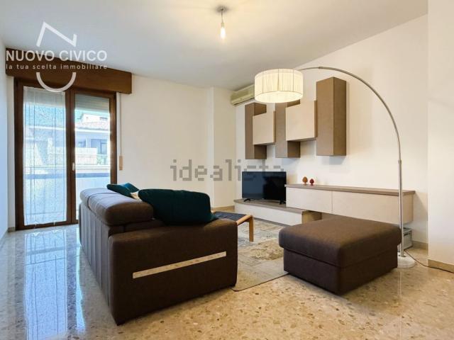 Appartamento in vendita di 138 m² in Via Adriano Cristofoli, 10