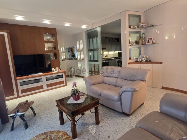 Appartamento in vendita di 138 m² in Via Bartolomeo Colleoni