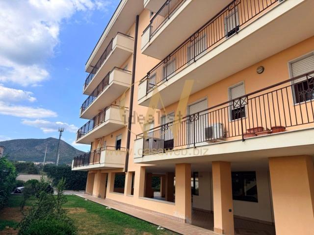 Appartamento in vendita di 138 m² in Via Giulio Tescione, 7