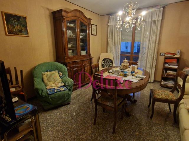 Appartamento in vendita di 138 m² in Via Giuseppe Ungaretti