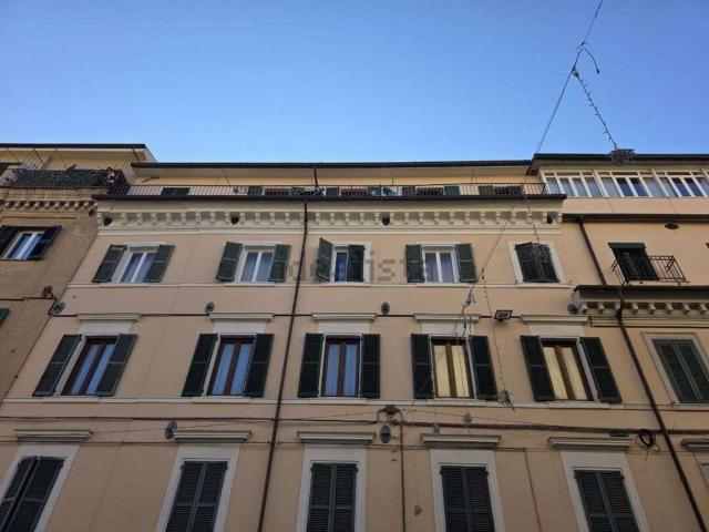 Appartamento in vendita di 138 m² in Via Giacomo Matteotti